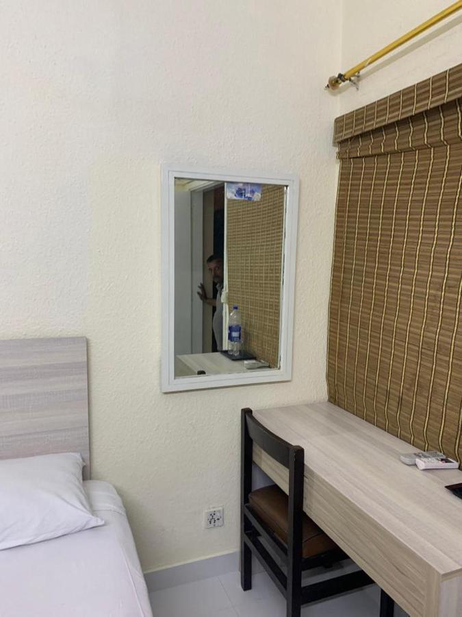 Airport Hotel カラチ エクステリア 写真